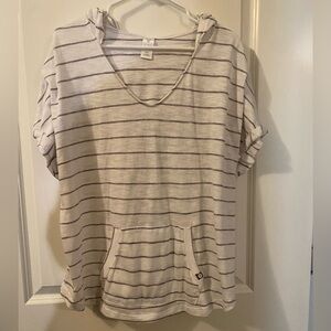 Livi Active White/Gray Striped Top